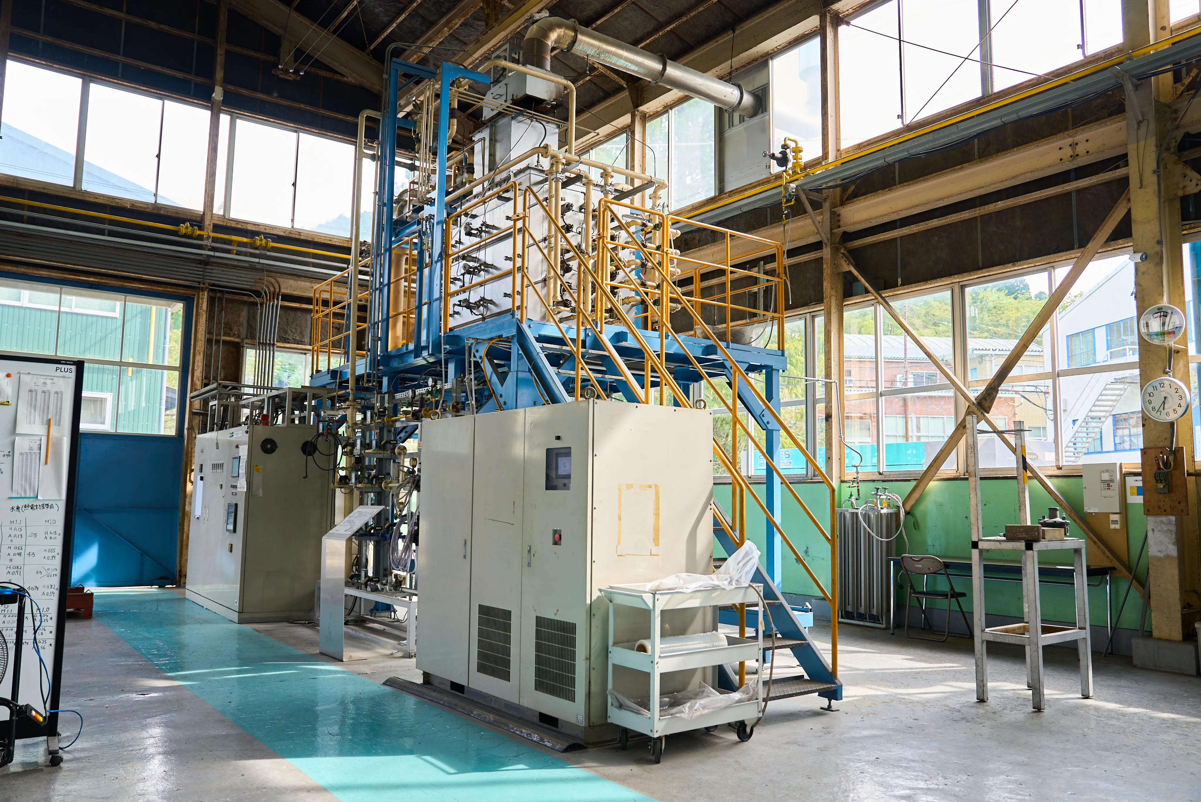 台車昇降式キルン(雰囲気昇降炉)